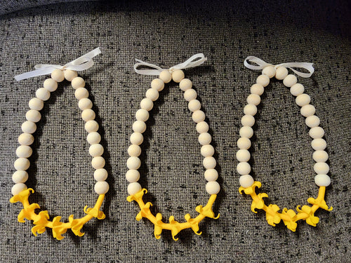 PUAKENIKENI FOREVER FLOWER CAR LEIS (all colors)